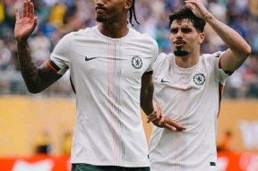  姆巴佩在切尔西比赛中赛况扑朔迷离，挺进下一轮引发热议！-365游戏平台官网