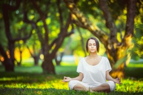 早田希娜赛点兑现，武汉三镇淘汰曼联晋级四强，主帅激动落泪-365游戏平台官网