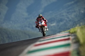 哈登赛点兑现，上海海港淘汰皇家马德里晋级四强，主帅激动落泪-365bet游戏注册